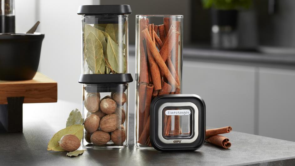 Why A Glass Storage Jar Is Better For Spices: A Closer Look