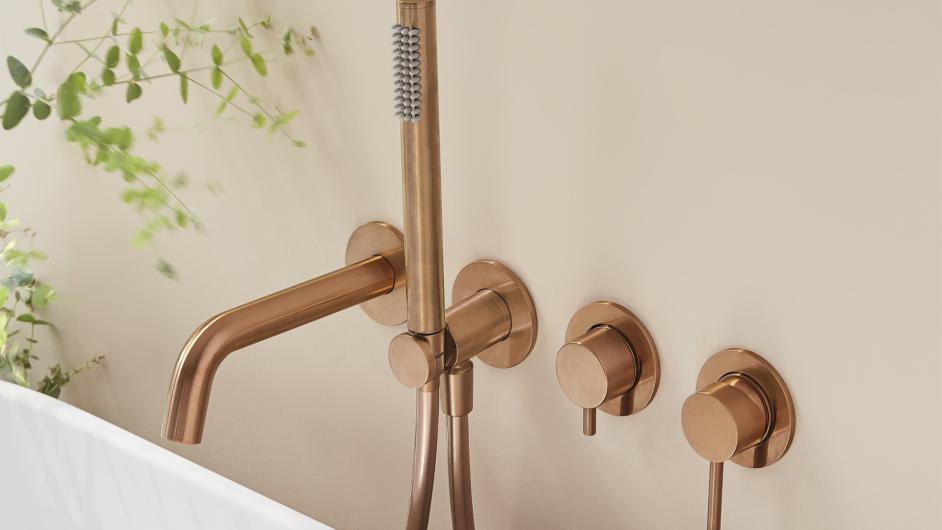 Matte Black LOOP single-lever shower tap by Sanycces