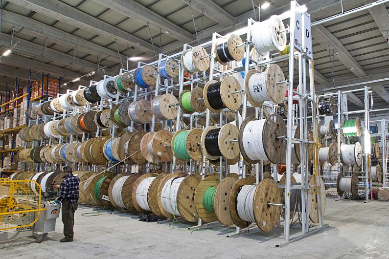 Product: Cable drum dispensing system