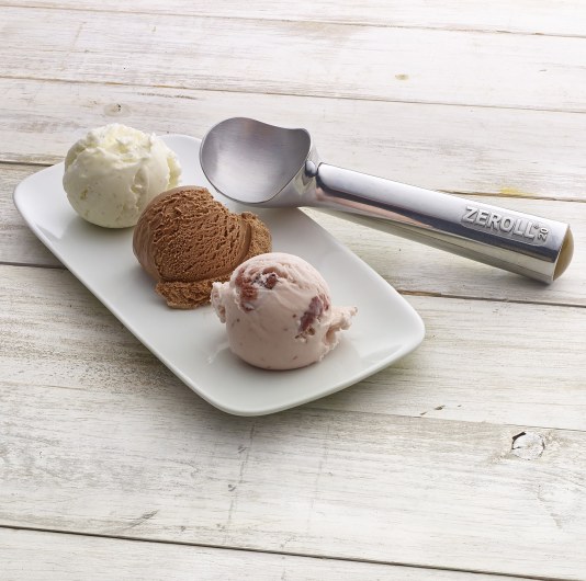 ice cream scoop with heat conductive fluid