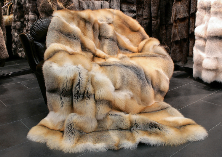 Ambiente Exhibitors Products Lars Paustian International Furs Gmbh Golden Island Fox Fur Blankets Amp Fox Throws
