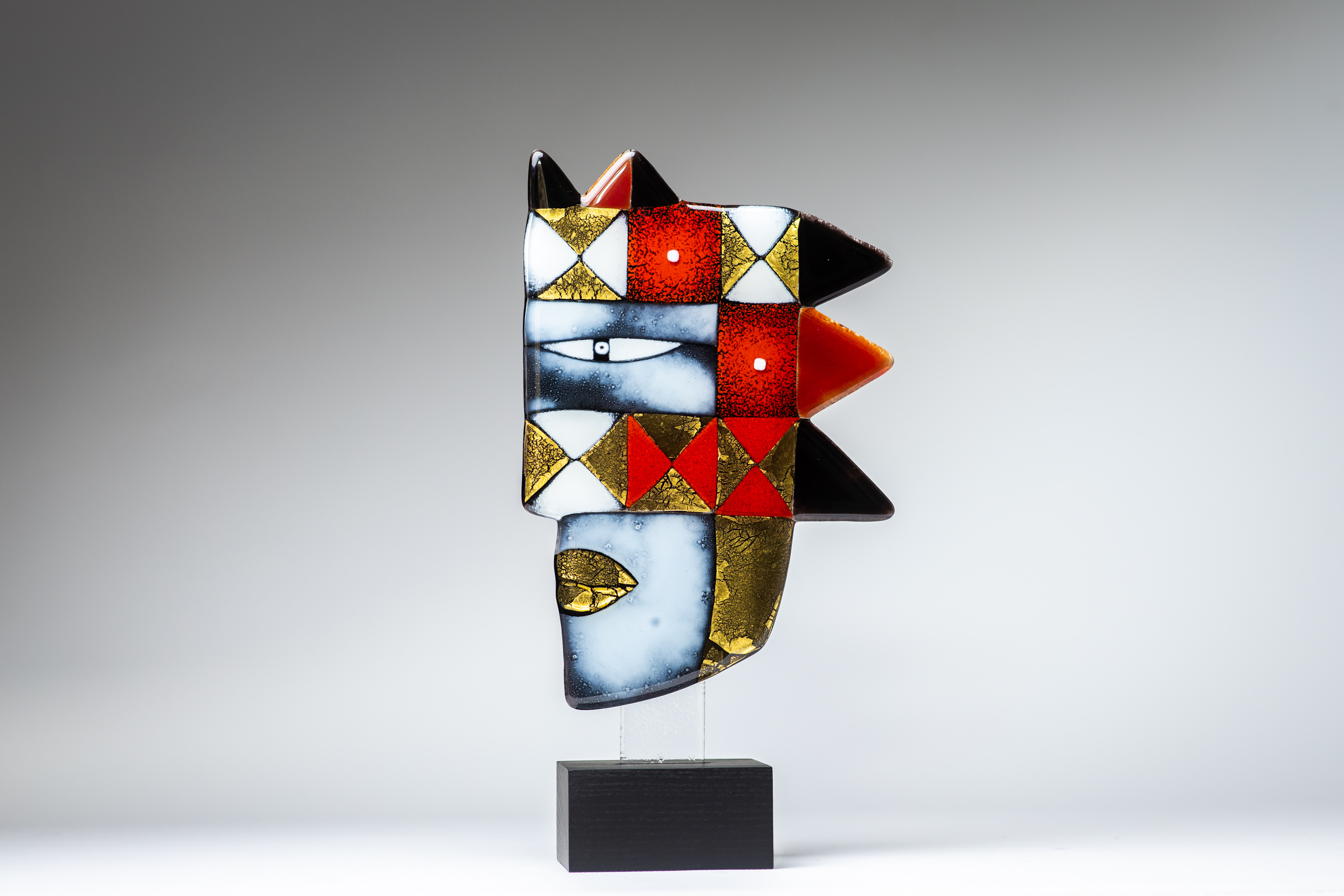 Art Glass GOLDEN HEAD KNIGHT 