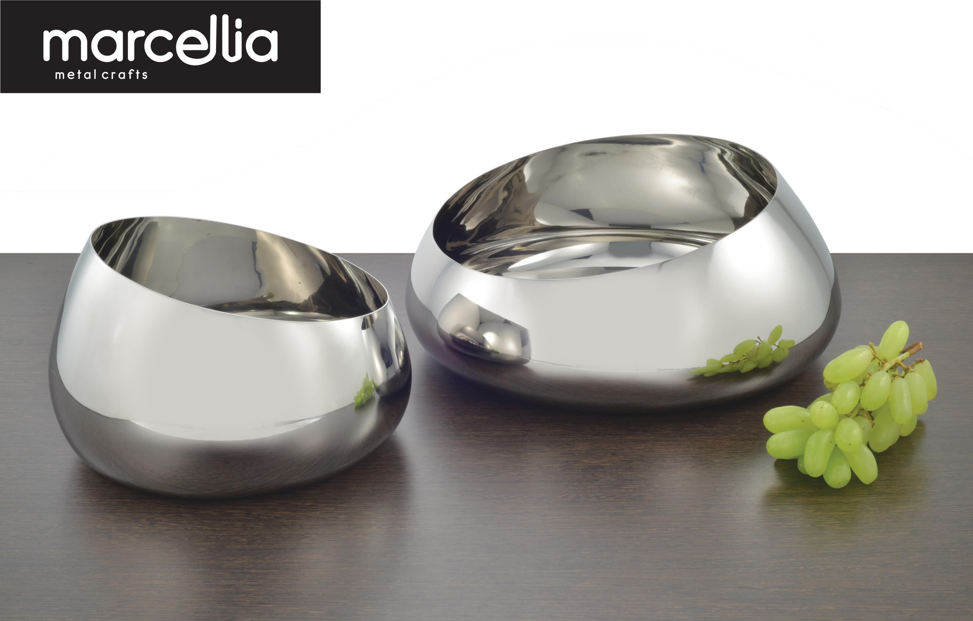 TAPERED  FRUIT AND SALAD SERVING BOWL