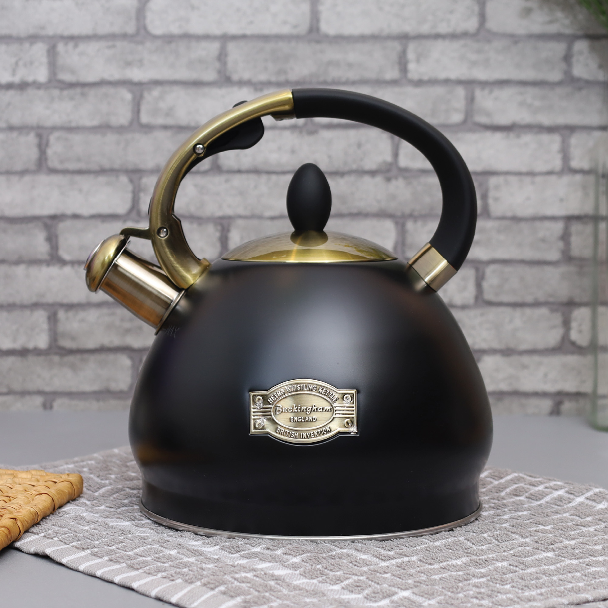 Buckingham Stovetop Retro  Whistling Kettle 3.4 litre
