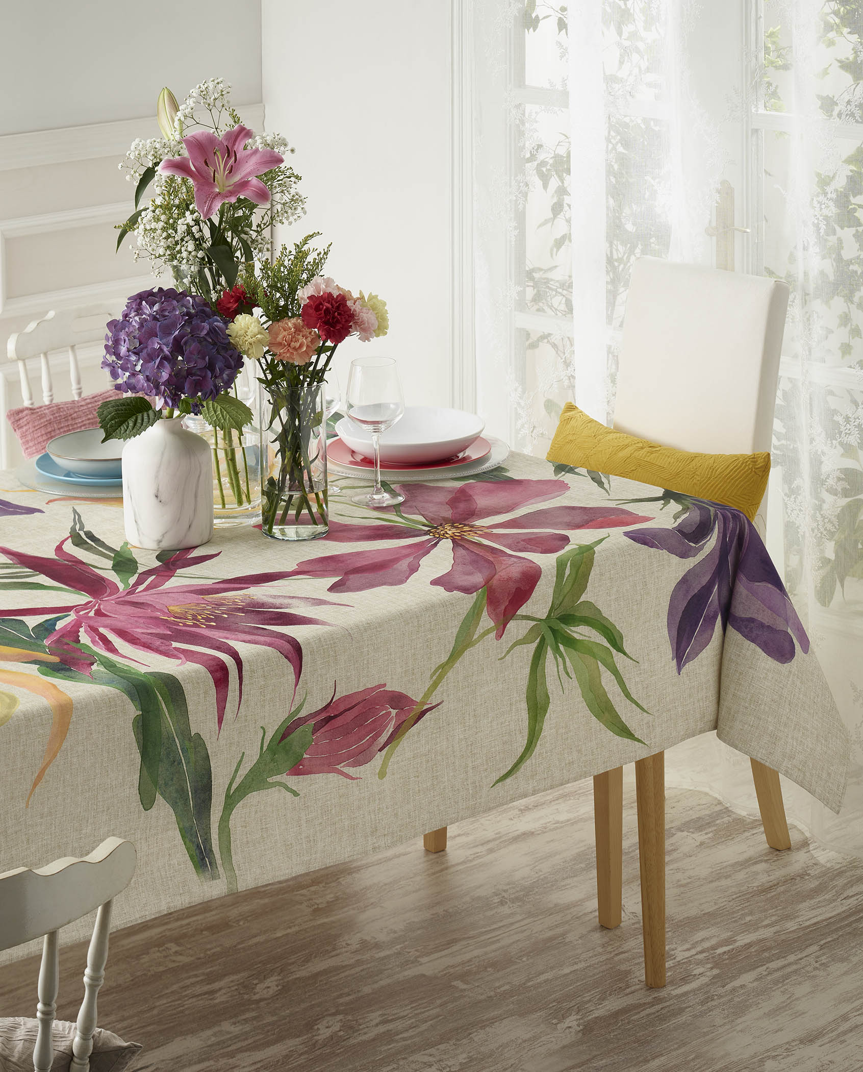 Fiori Atenas - Stain-repellent tablecloth from Spain