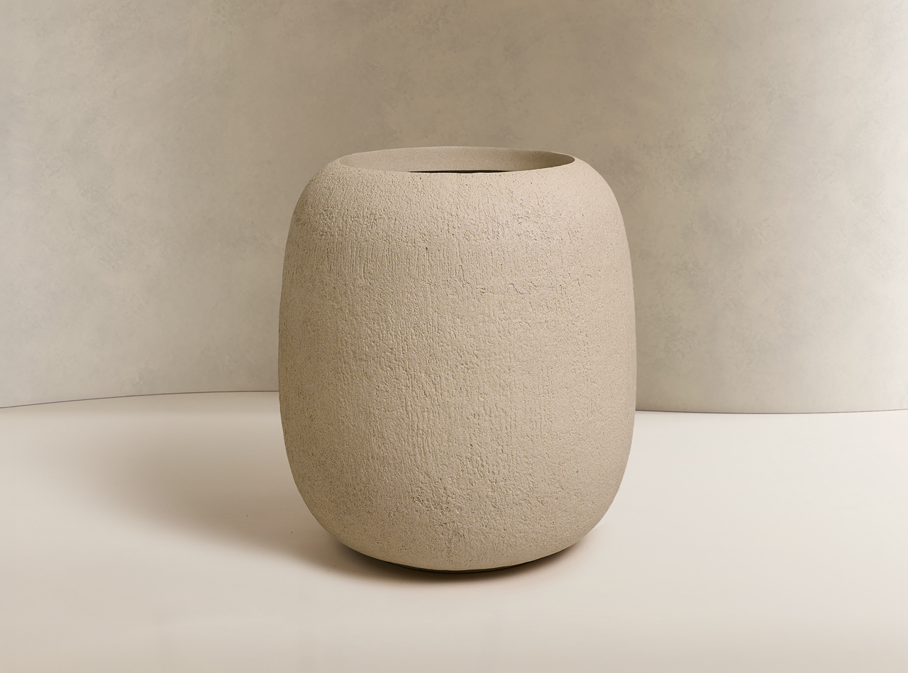 Dolium 3290: The Sculptural Anchor