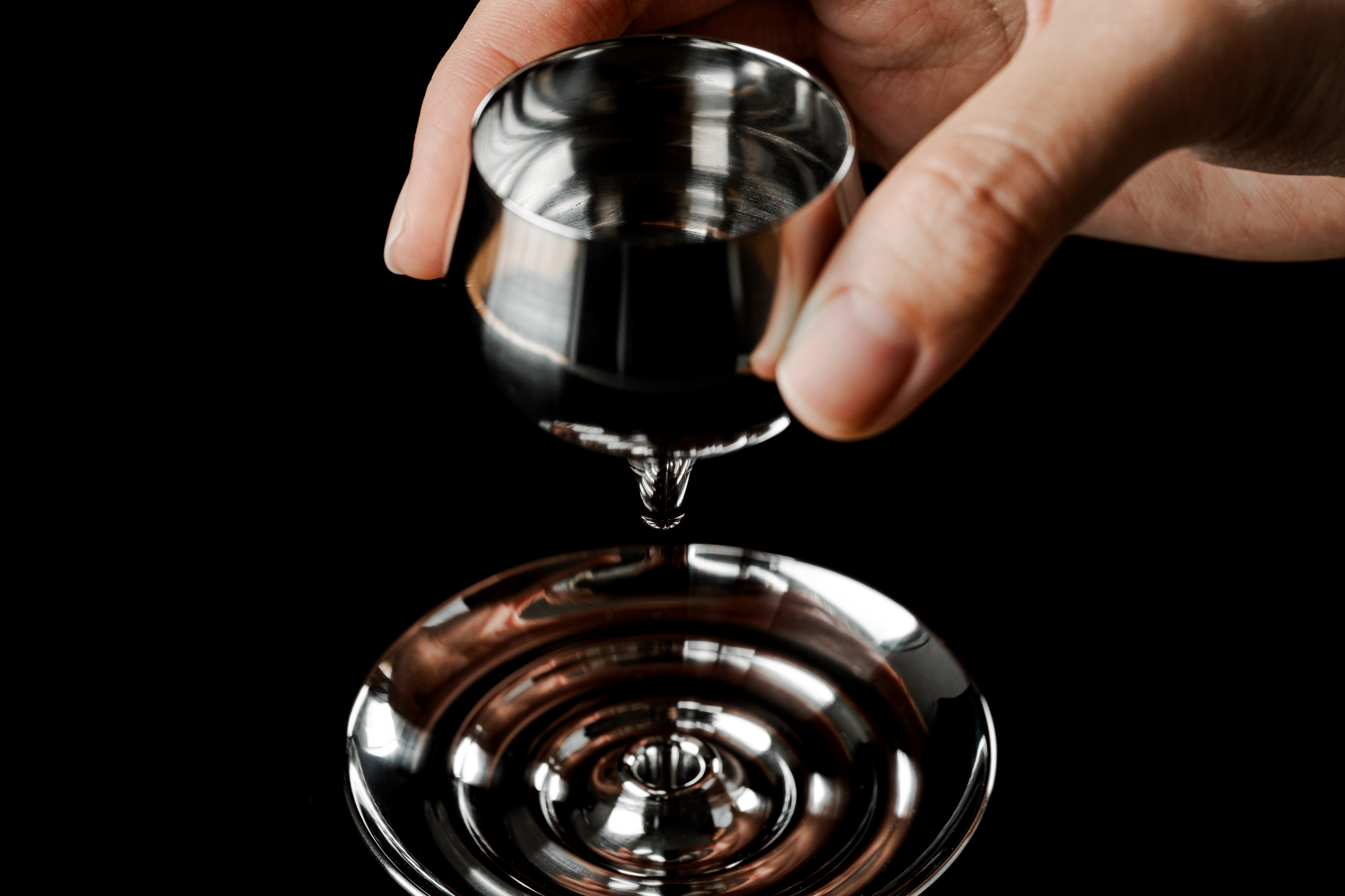 Split-type sake cup