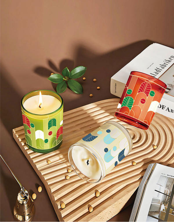 180g candle with decalling, Closed giftbox
