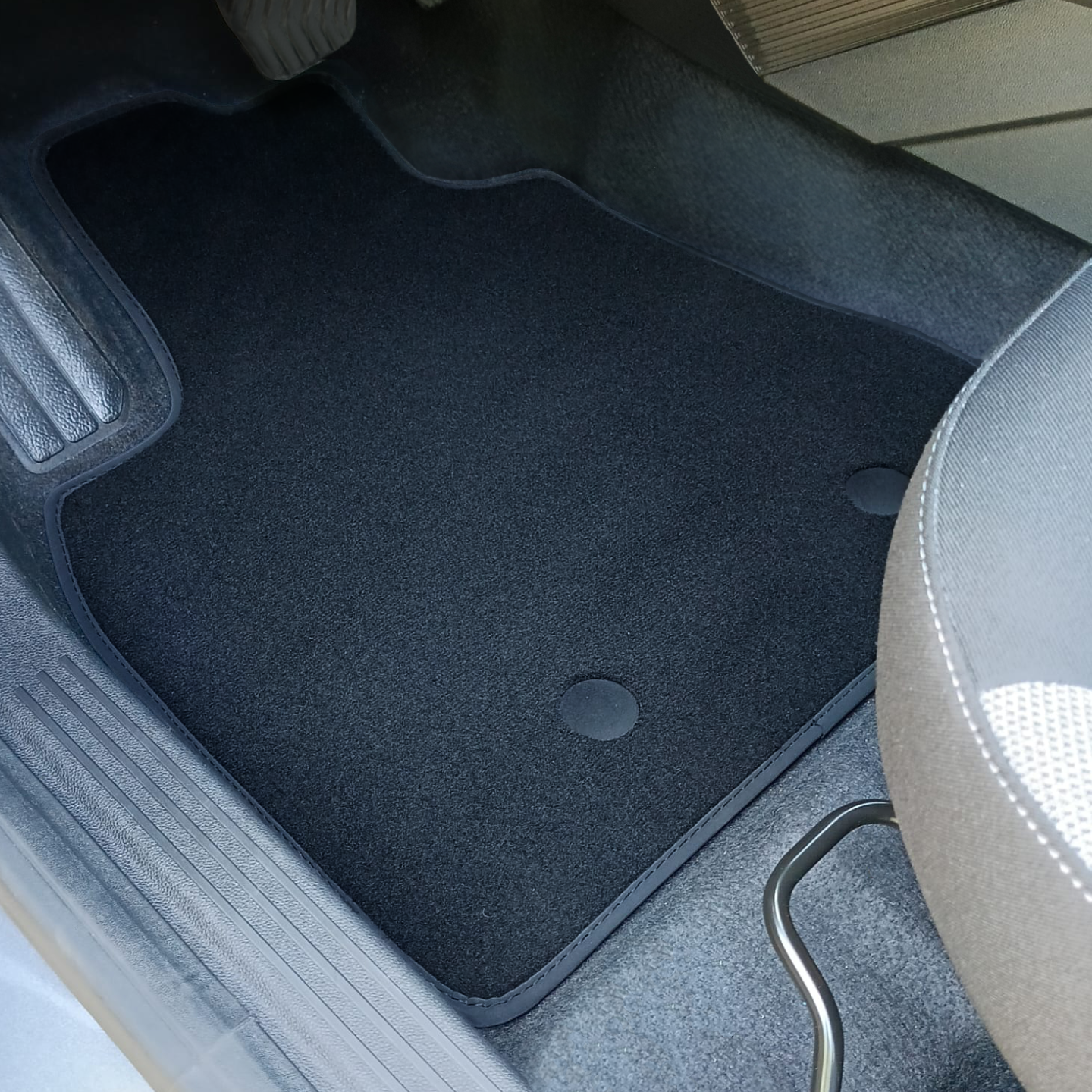 PREMIUM TAILORED VELOUR CAR MATS
