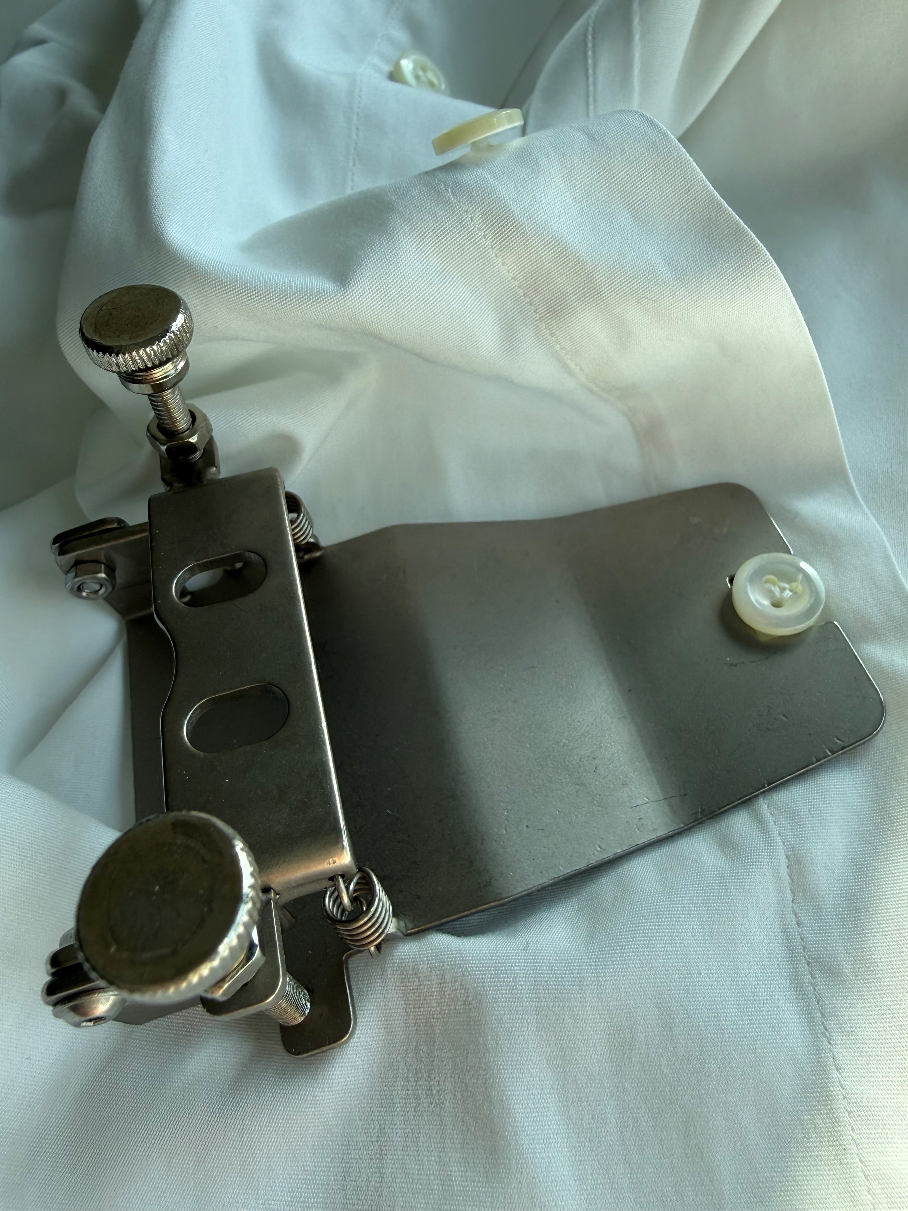 Ascolite Button shank regulator plate