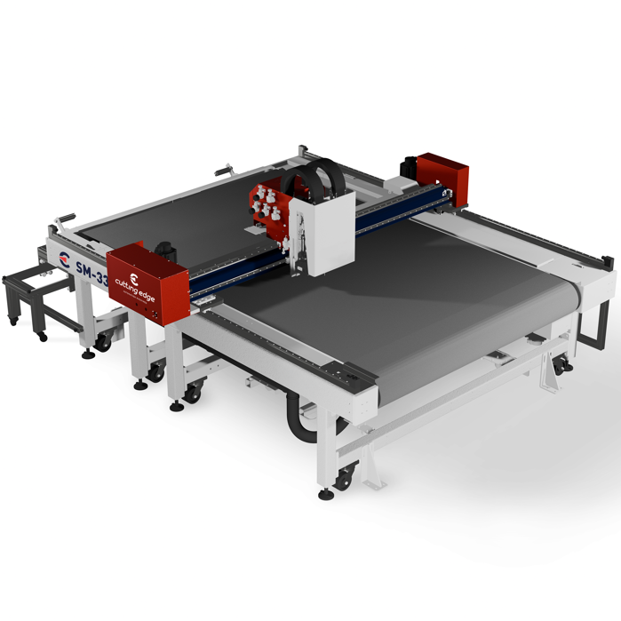 Cutting machine with conveyor belt