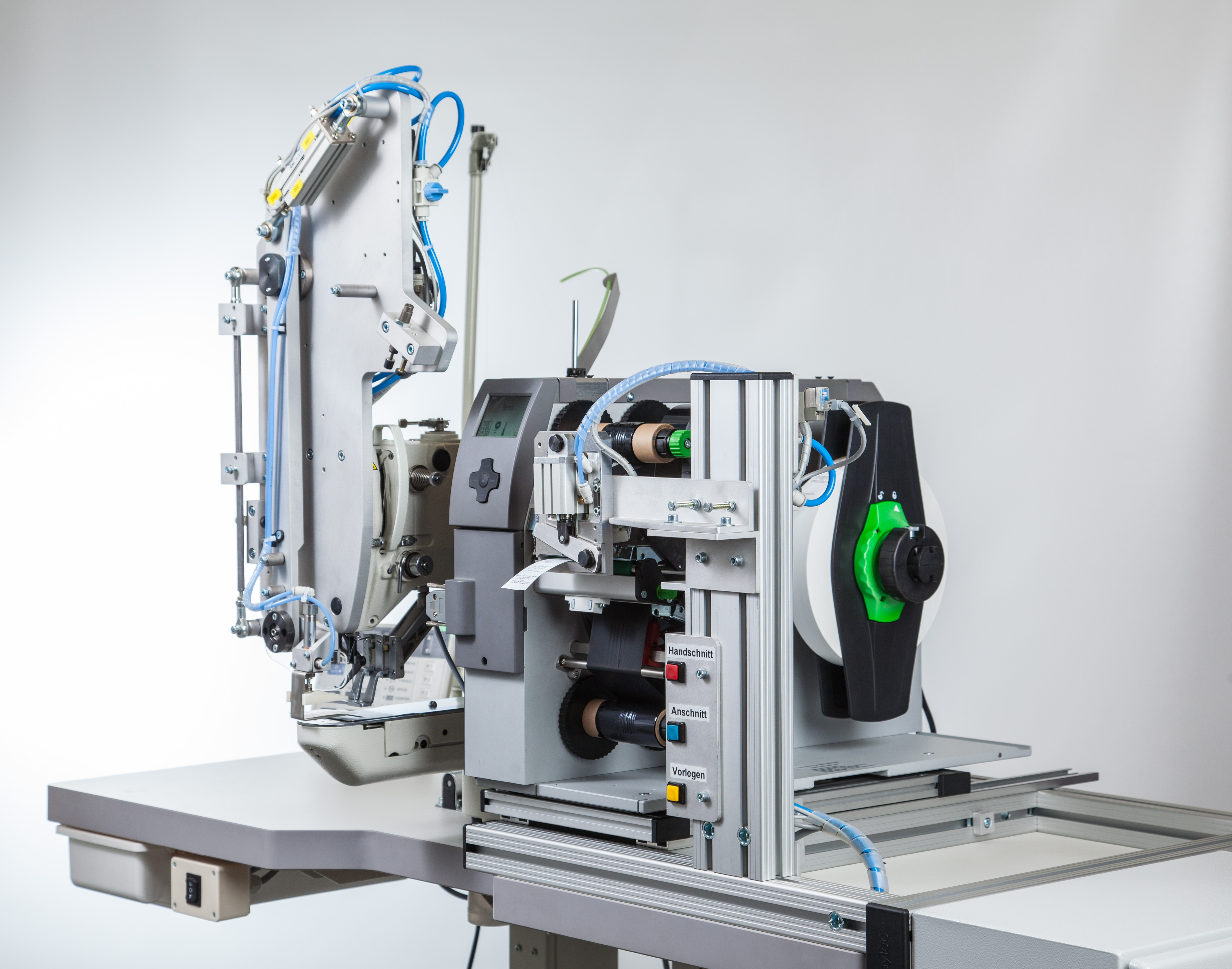 Automated labeling machine