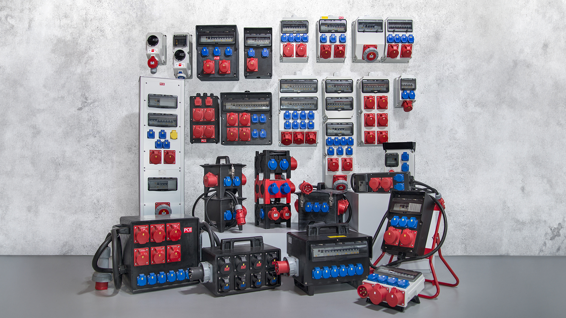 Distribution boxes made of solid rubber and thermo-plastic