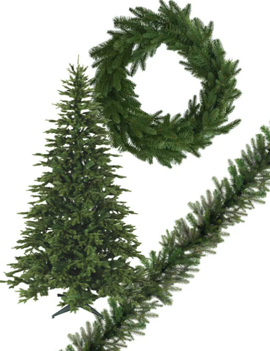 Christmas trees, wreaths, and garlands – a perfectly coordinated decoration set.