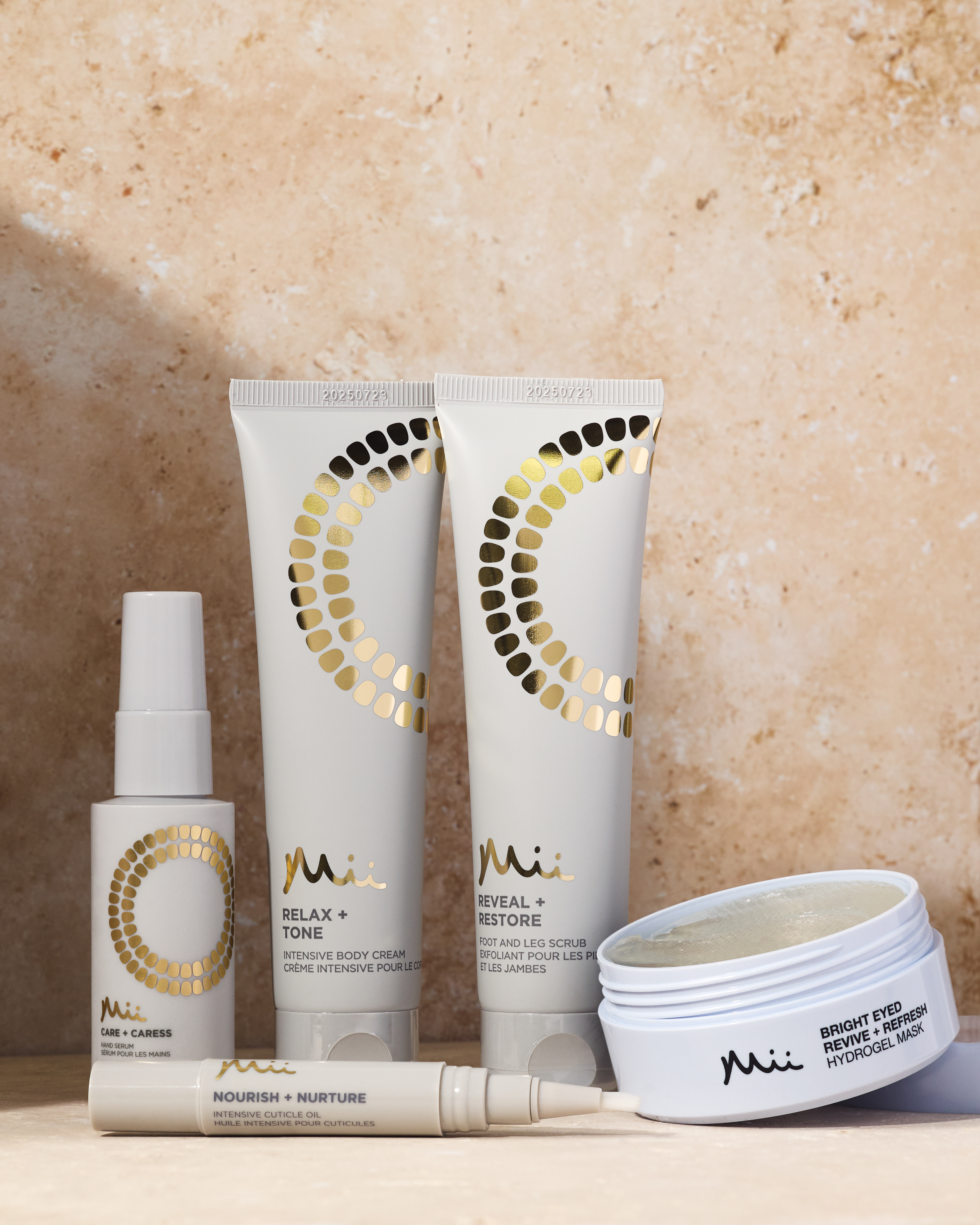 Mii Manicure + Pedicure