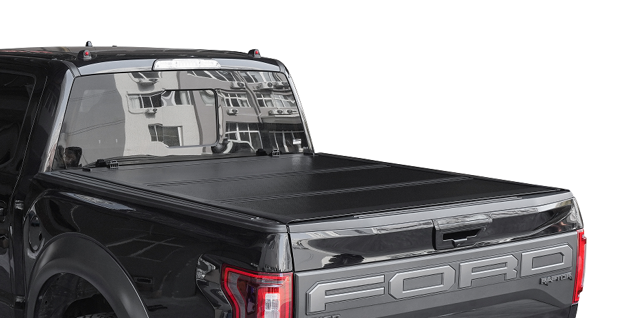 Low-profile hard tri-fold tonneau cover