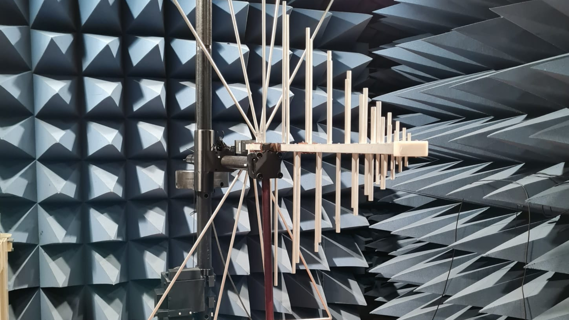 NMR-03 – Non-Magnetic and Non-Reflective Antenna Tower