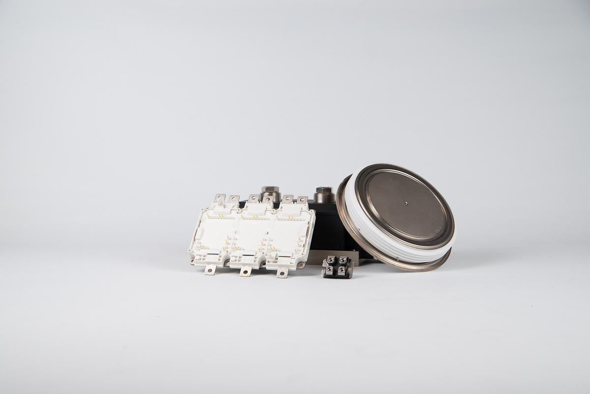 SiC MOSFETS & SiC Schottky Diodes & IGBTs