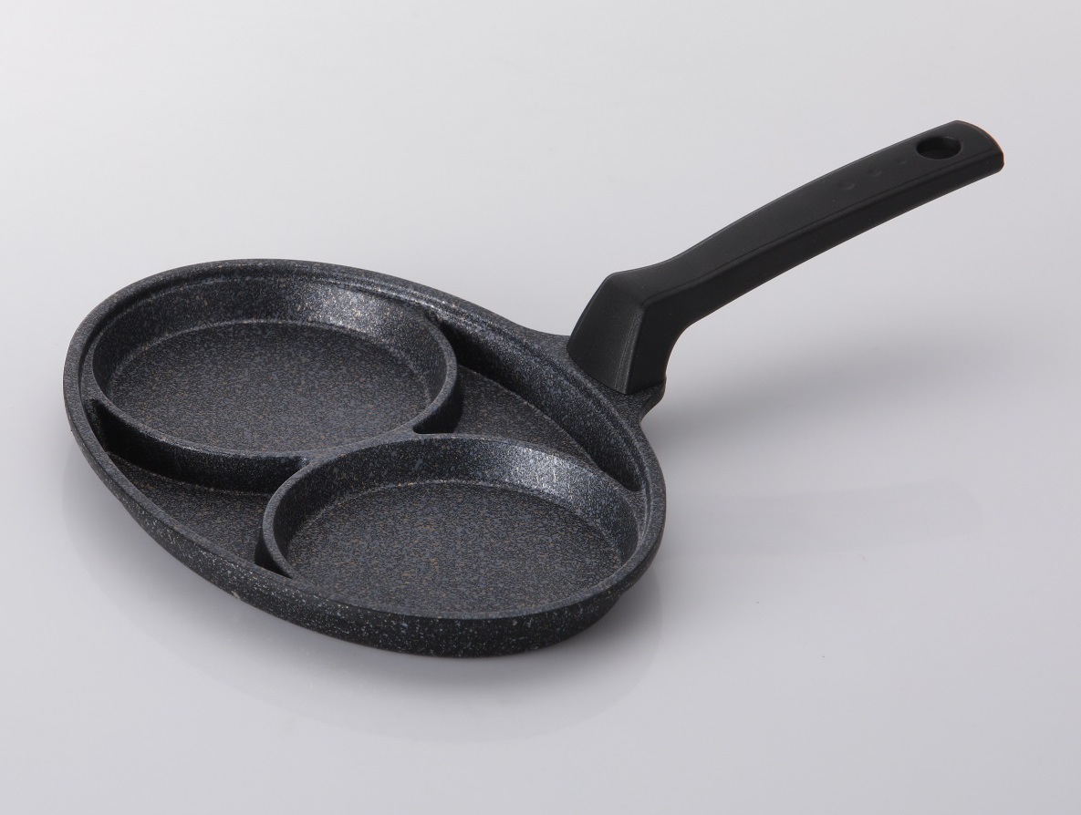 Cast Iron Egg Pan 22cm Wood Handle